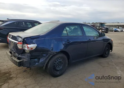 2013 Toyota Corolla Base z USA, uszkodzony, nr VIN 2T1BU4EE9DC084582